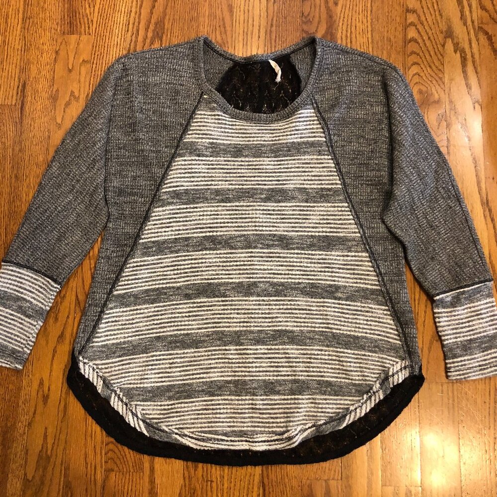 Hem & Thread Gray Heather Rib Knit Pullover Top Lace Back - Size Small - EUC